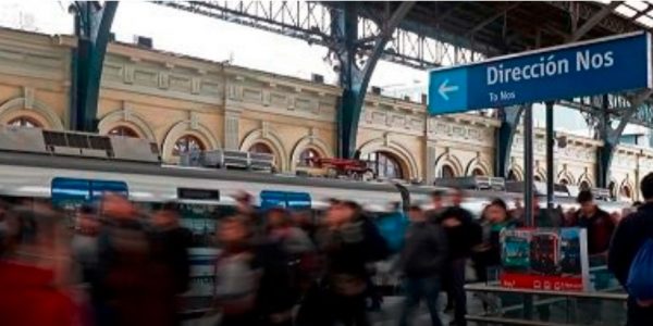 Plan de ferrocarriles hasta 2019 incluye la compra de 16 trenes y la reparación de 12 puentes críticos (Fuente: El Mercurio)