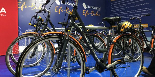 Grupo EFE presenta primer bicicletero gratuito en Rancagua