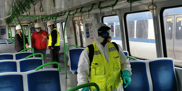 Autoridades destacan sanitización de trenes durante inspección en terreno