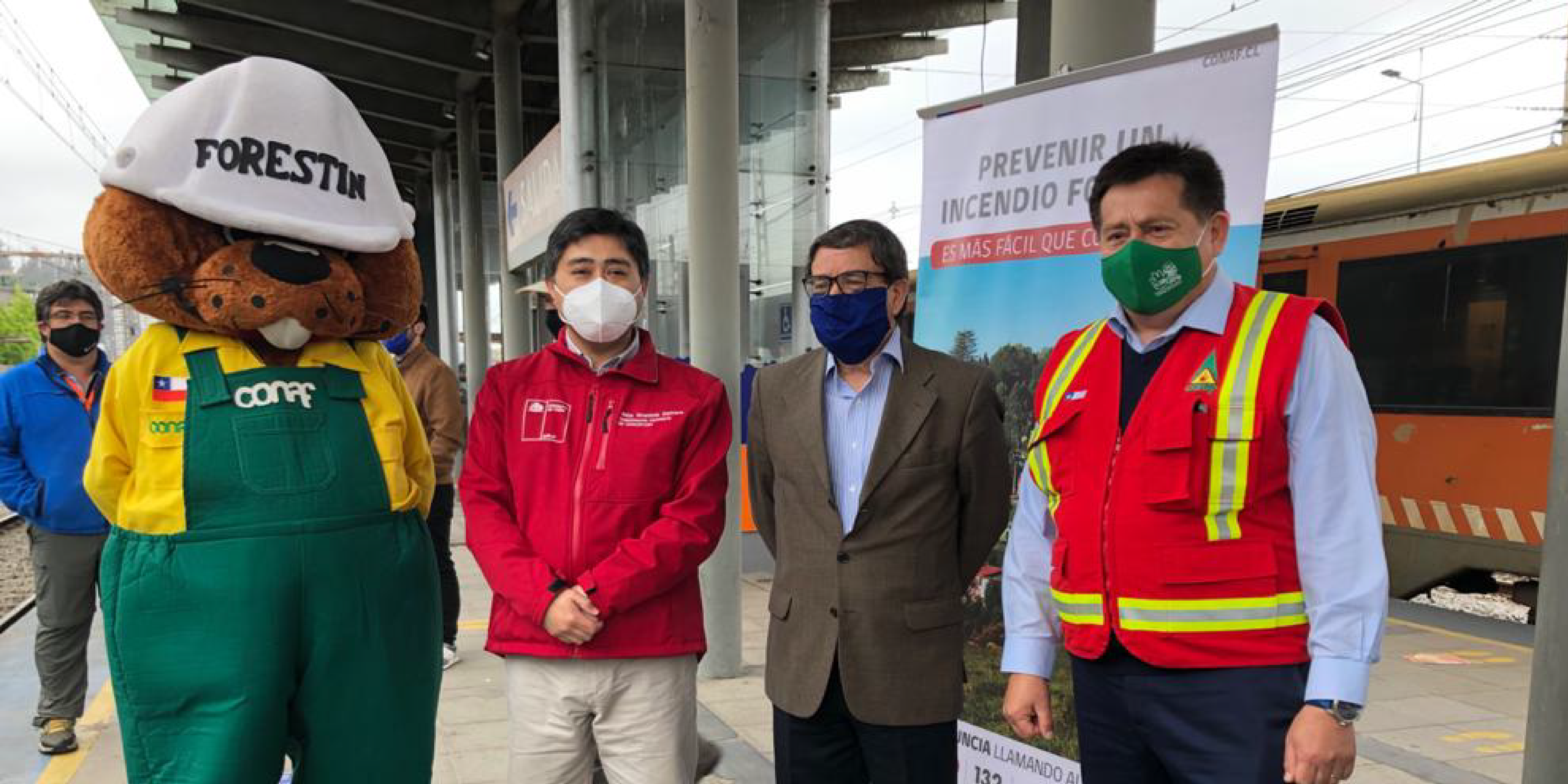 FESUR y CONAF refuerzan llamado a la prevención de incendios forestales en tren Corto Laja