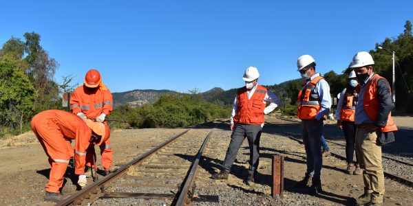 40% DE AVANCE PRESENTAN LABORES DE REHABILITACIÓN DE VÍAS DE HISTÓRICO SERVICIO BUSCARRIL TALCA-CONSTITUCIÓN