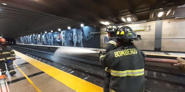 Cuerpo de Bomberos de Viña del Mar y  EFE  coordinan trabajo frente a emergencias