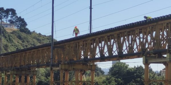 EFE mantiene cierre del Puente Ferroviario para desarrollar obras de reparación y protección de la centenaria infraestructura