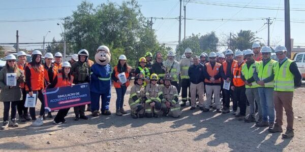 EFE realiza con éxito simulacro de accidente ferroviario en cruce Tres Poniente de Maipú