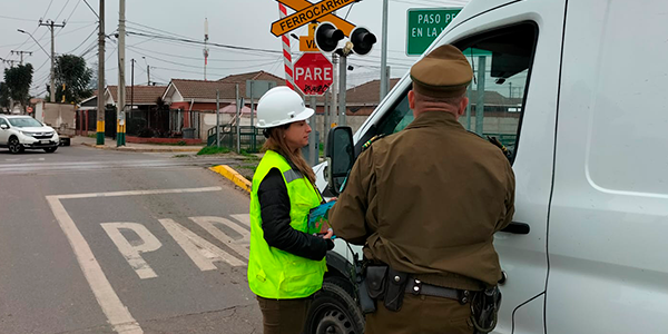 EFE y Carabineros realizan campaña preventiva en cruces de la provincia de Quillota