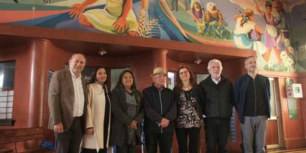 Inauguran restauración de mural en la Estación de Ferrocarriles de Chillán