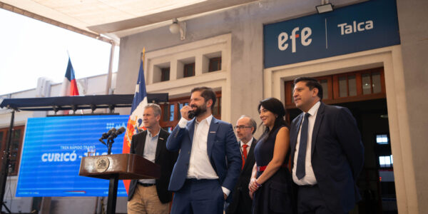 Presidente Gabriel Boric inauguró el servicio de tren rápido Santiago-Talca