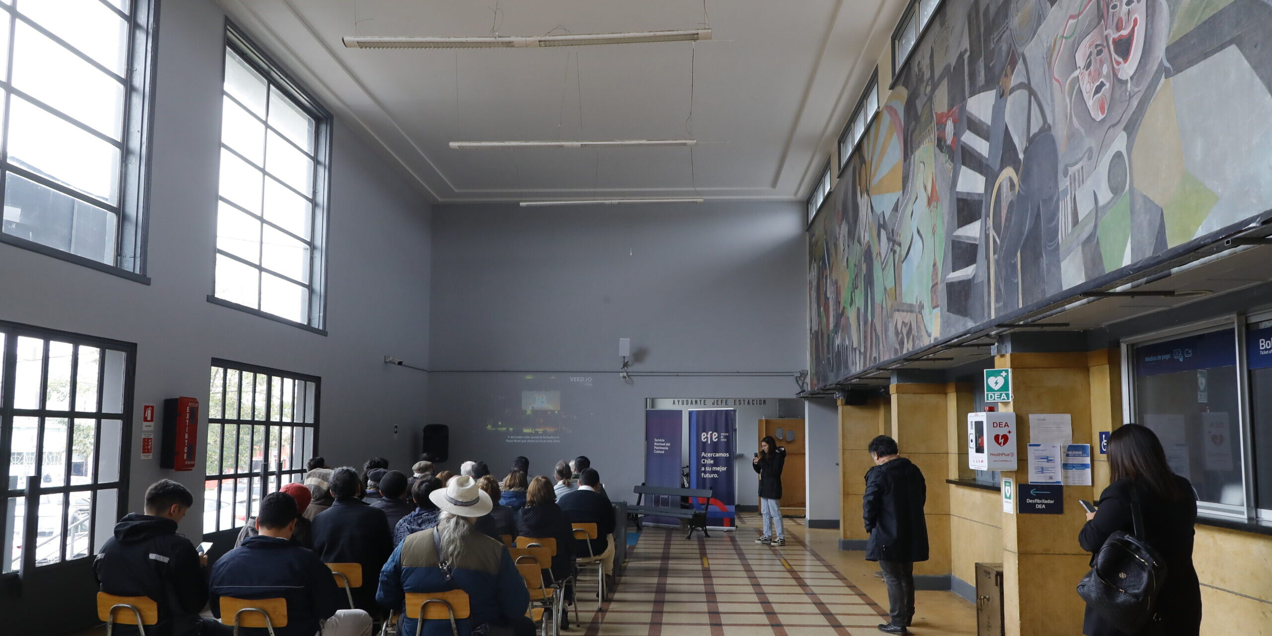 Con éxito realizamos el conversatorio “Develando el mural de la estación de trenes de Victoria”